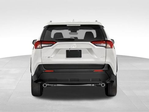 Used 2019 Toyota RAV4 LE w/ Carpet Mat Package FWD image 5