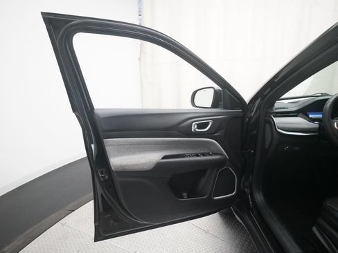 Used 2024 Jeep Compass Latitude AWD/4WD image 27