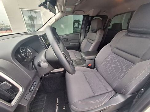 Used 2025 Nissan Frontier SV RWD image 12