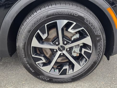 Used 2025 Kia Sportage EX w/ Premium Package image 9