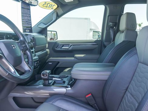 Used 2025 Chevrolet Silverado 1500 ZR2 w/ Technology Package AWD/4WD image 17