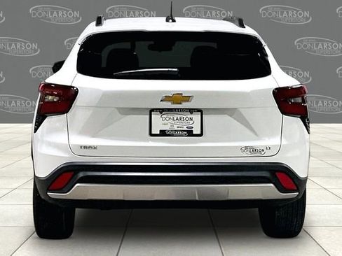 Certified 2024 Chevrolet Trax LT w/ Driver Confidence Package FWD image 6