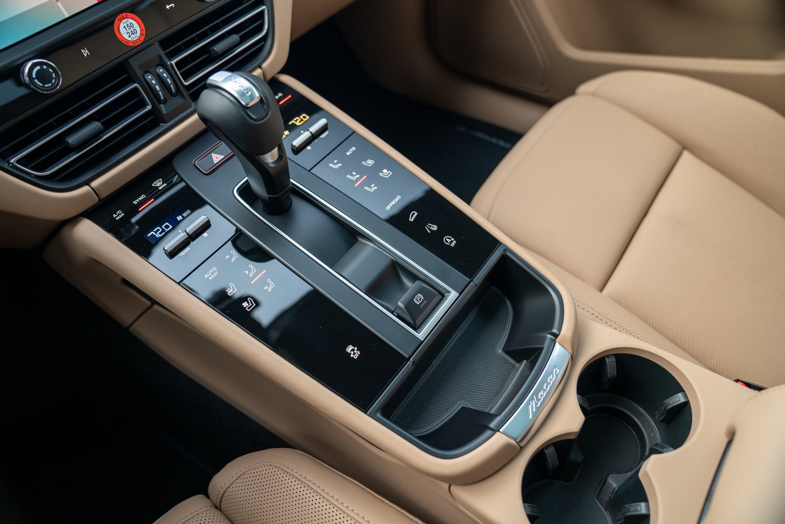 Certified 2026 Porsche Macan AWD/4WD image 21