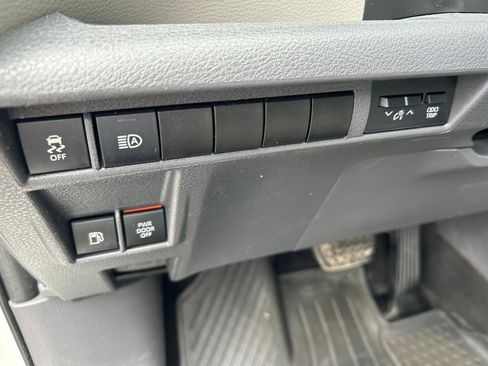 Used 2021 Toyota Sienna XLE AWD/4WD image 10