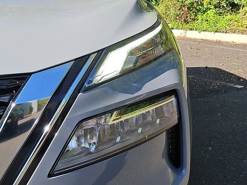 Certified 2023 Nissan Rogue SL w/ SL Premium Package image 9