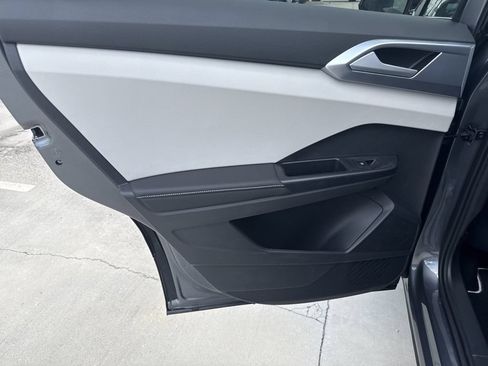 New 2026 Volkswagen Taos SE FWD image 23