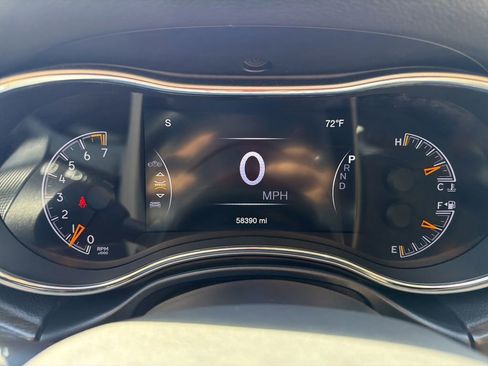 Used 2018 Jeep Grand Cherokee Limited image 37