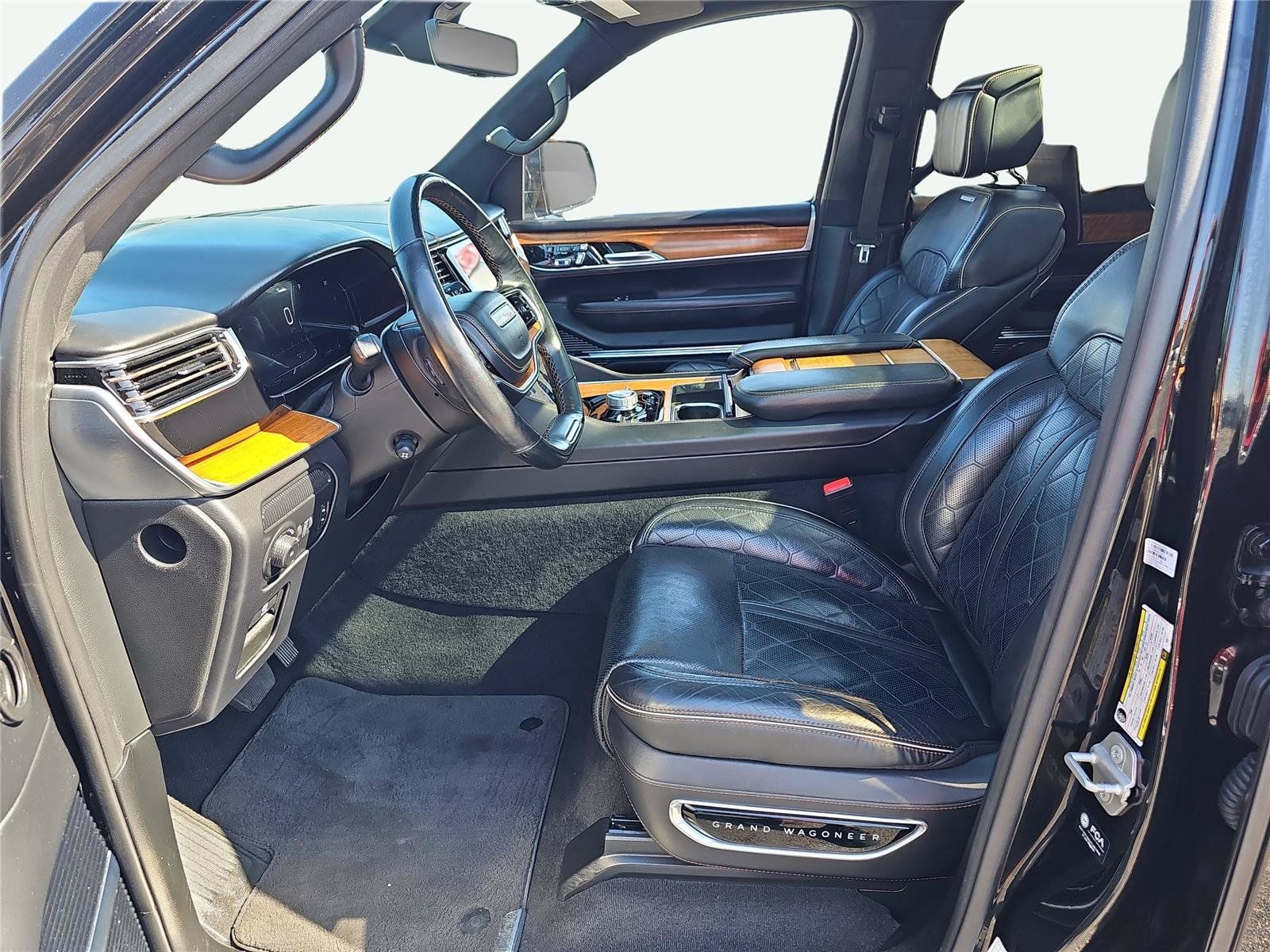 Used 2022 Jeep Grand Wagoneer Series III w/ Rear Seat Video Group 1 AWD/4WD image 16