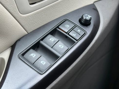 Used 2015 Toyota Sienna L FWD image 20