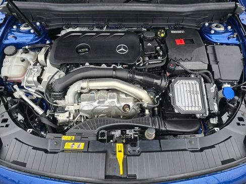 Certified 2025 Mercedes-Benz GLB 250 4MATIC image 10