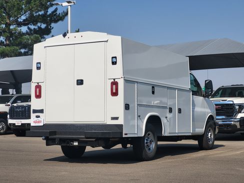 New 2026 GMC Savana 3500 w/ Power Convenience Package RWD image 7