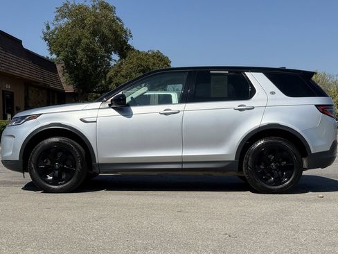 Used 2020 Land Rover Discovery Sport SE image 2