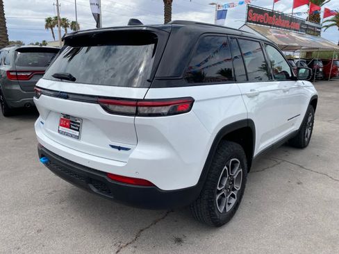 Used 2023 Jeep Grand Cherokee Trailhawk w/ Advanced Protech Group II AWD/4WD image 7