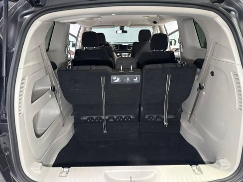 Used 2020 Chrysler Voyager LX FWD image 24