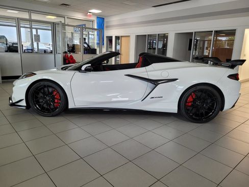 New 2027 Chevrolet Corvette Z06 w/ Z07 Performance Package RWD image 2