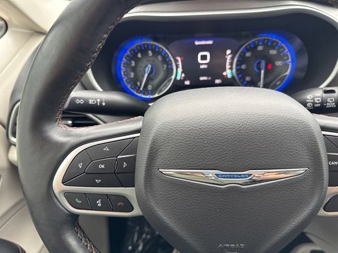Used 2020 Chrysler Pacifica Touring-L Plus FWD image 26