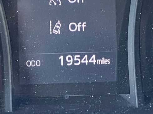 Used 2023 Toyota Camry SE image 12