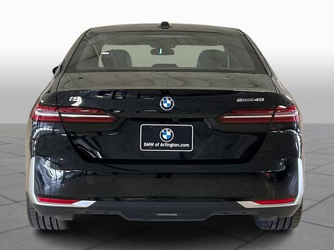 Used 2025 BMW i5 eDrive40i w/ Premium Package image 4