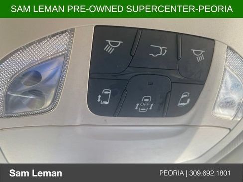 Used 2020 Chrysler Pacifica Touring-L FWD image 10