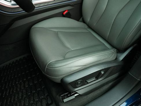 Used 2022 Audi Q8 Premium Plus AWD/4WD image 21