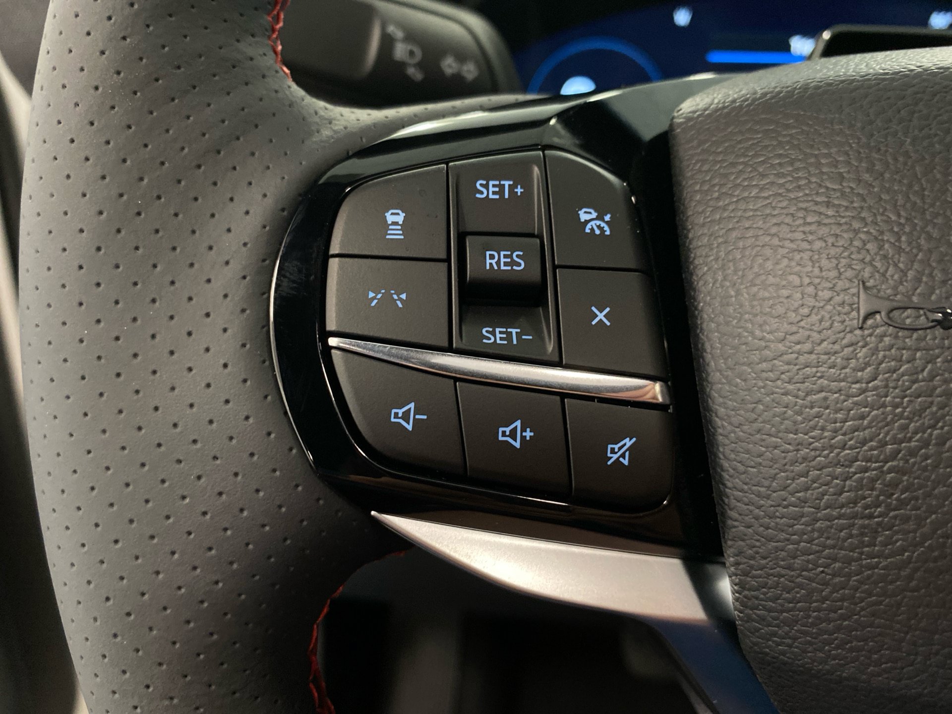 New 2027 Ford Explorer ST-Line w/ Premium Package AWD/4WD image 18