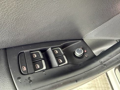 Used 2018 Audi Q3 2.0T Premium w/ Convenience Package image 23