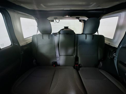 Used 2025 Jeep Wrangler Sahara image 30