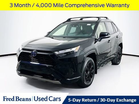 Used 2023 Toyota RAV4 SE w/ Convenience Package image 4