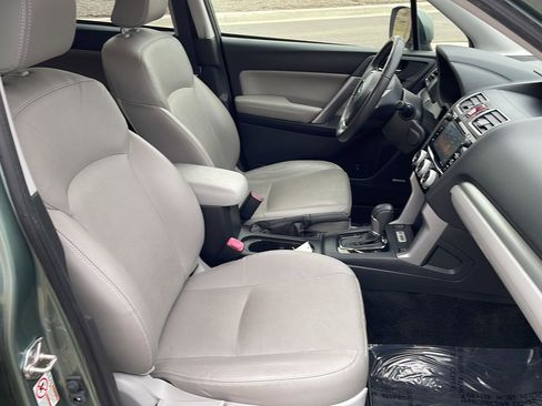 Used 2016 Subaru Forester 2.5i Touring w/ Eyesight & Navigation System image 27