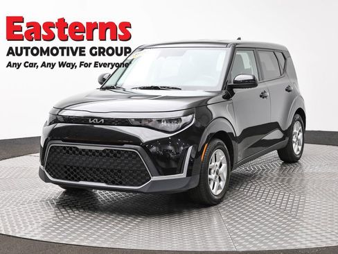 Used 2025 Kia Soul LX w/ LX Technology Package image 1