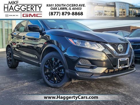 Used 2021 Nissan Rogue Sport S image 1