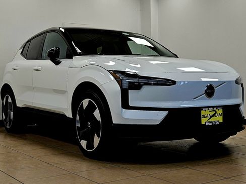 New 2026 Volvo EX30 Plus w/ Protection Package Premier AWD/4WD image 3