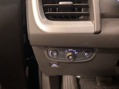 Certified 2024 GMC Terrain SLT w/ Infotainment Package II image 17