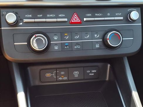 New 2025 Hyundai Tucson SE image 18