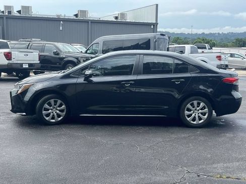 Used 2021 Toyota Corolla LE FWD image 7