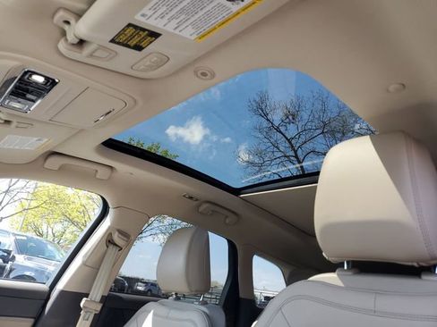 Certified 2024 Lincoln Corsair AWD w/ Equipment Group 101A image 11