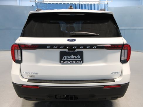 New 2026 Ford Explorer Active AWD/4WD image 27
