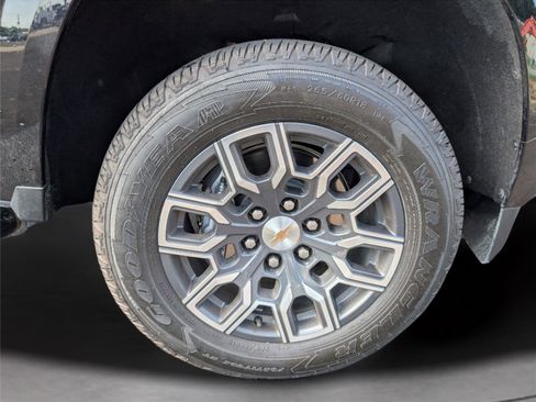 Used 2024 Chevrolet Colorado LT w/ LT Convenience Package III RWD image 39