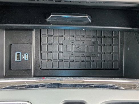 Used 2024 Ford Expedition XLT image 21