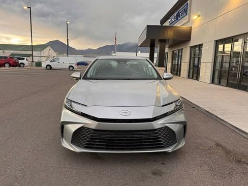 Used 2025 Toyota Camry LE image 2