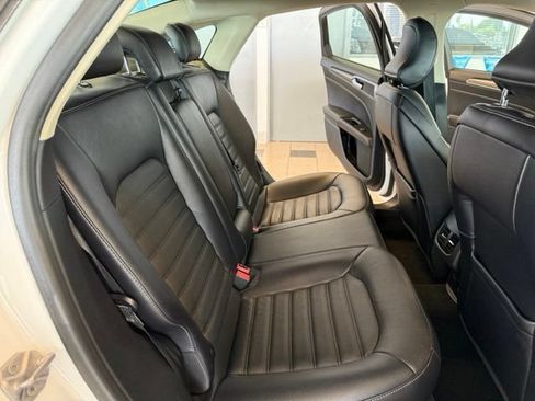 Used 2018 Ford Fusion SE w/ Equipment Group 602A FWD image 20