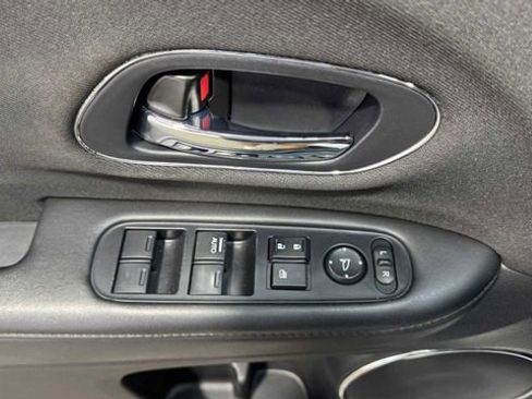 Used 2022 Honda HR-V LX image 18