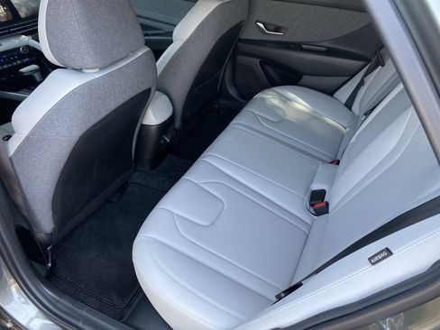 Certified 2024 Hyundai Elantra Limited FWD image 30