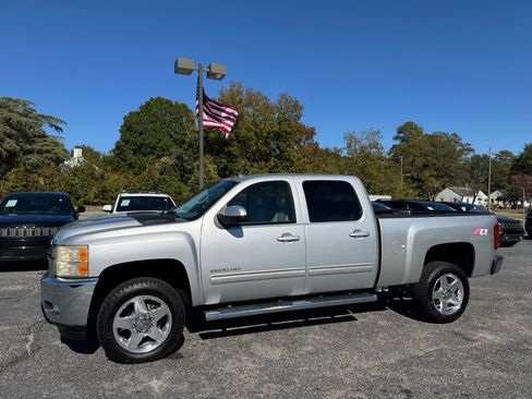 Used 2014 Chevrolet Silverado 2500 LTZ image 9