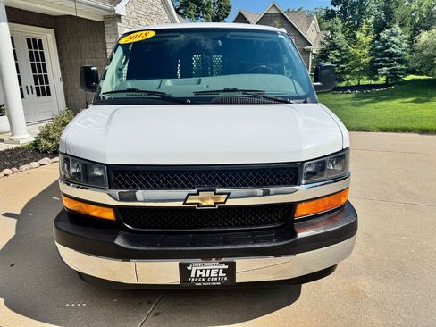 Used 2018 Chevrolet Express 2500 w/ Driver Convenience Package RWD image 9