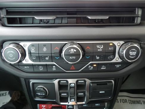 New 2026 Jeep Gladiator Mojave w/ Safety Group AWD/4WD image 19