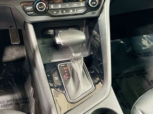 Certified 2022 Kia Niro EX Premium image 17