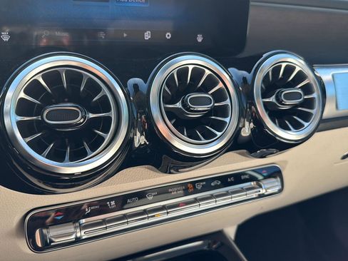 Used 2023 Mercedes-Benz GLB 250 image 41