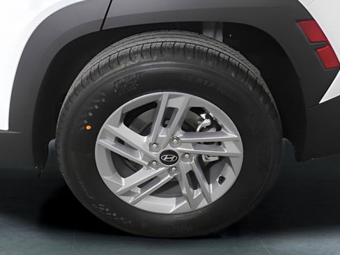 New 2026 Hyundai Tucson SE image 10