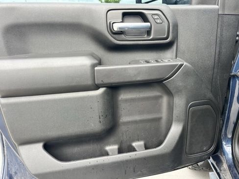 Used 2021 Chevrolet Silverado 2500 Custom w/ Custom Value Package image 9